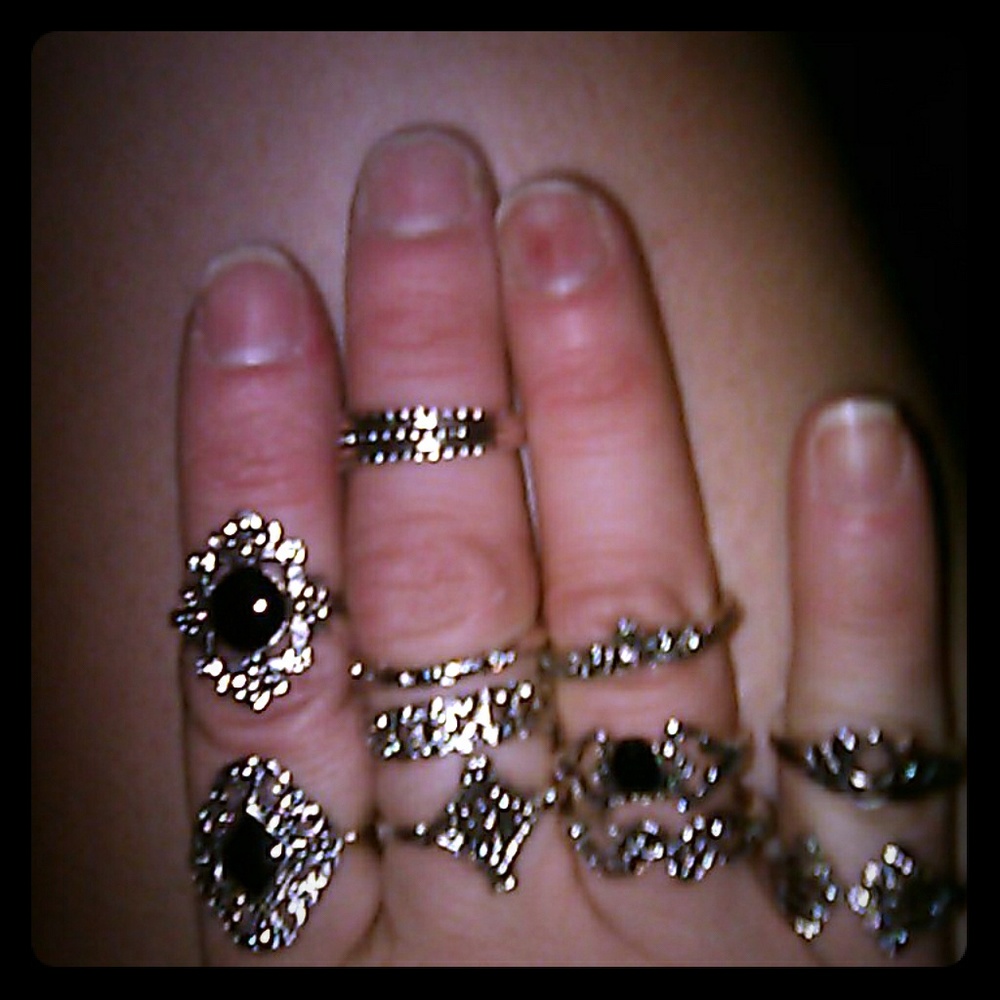Sz 3-8 silvertone rings stackable and Bohemian-ind